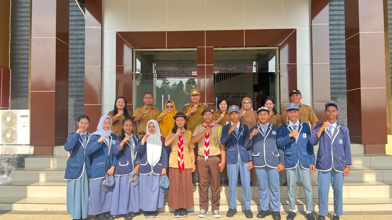 Foto Bersama Wakil Bupati Pulang Pisau setelah kegiatan Upacara OTDA dan Hardiknas 2026 (2)