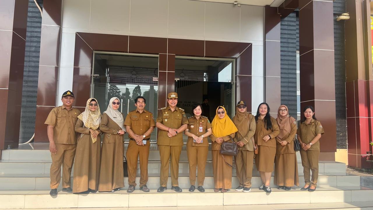 Foto Bersama Wakil Bupati Pulang Pisau setelah kegiatan Upacara OTDA dan Hardiknas 2026 (1)